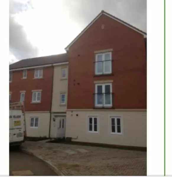 2 Bedroom Flat Trowbridge Family Home Garden Parking Pets Allowed