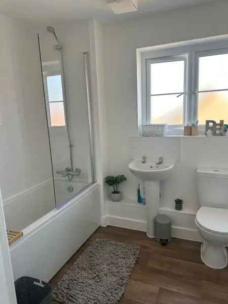 Flat For Rent in Thanet, England