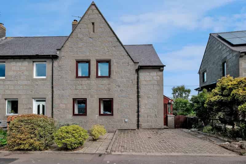 3-Bedroom House for Sale in Kincorth with City Views