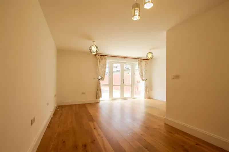 4 Bedroom Townhouse to Rent Near City Centre