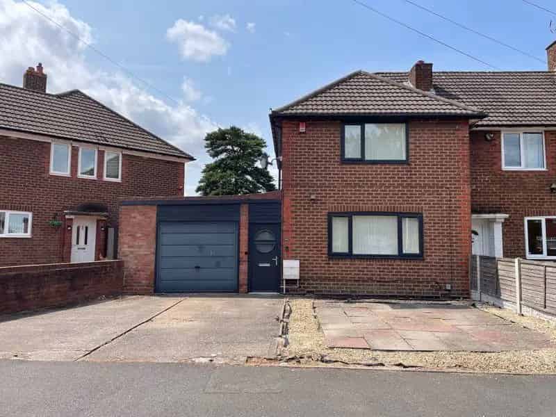 2 Bedroom End Terrace House for Sale