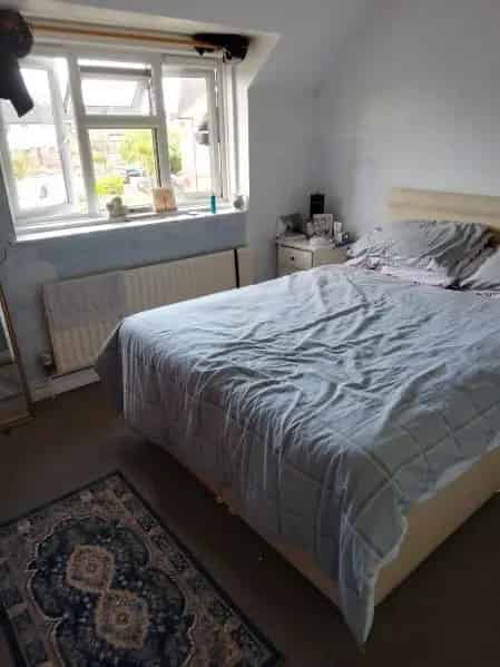 3 Bedroom House Near Schools and Train Station