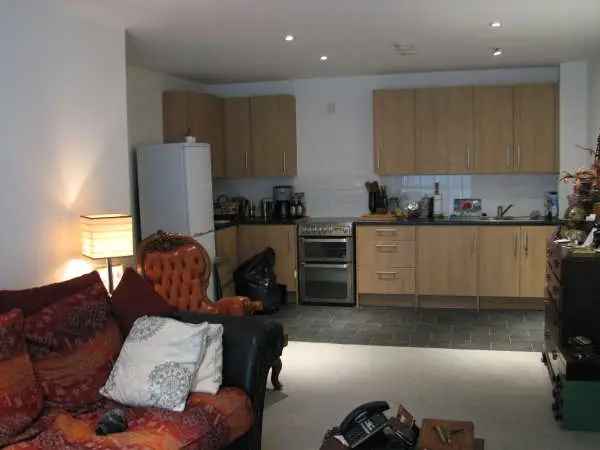 Flat For Rent in Rochford, England