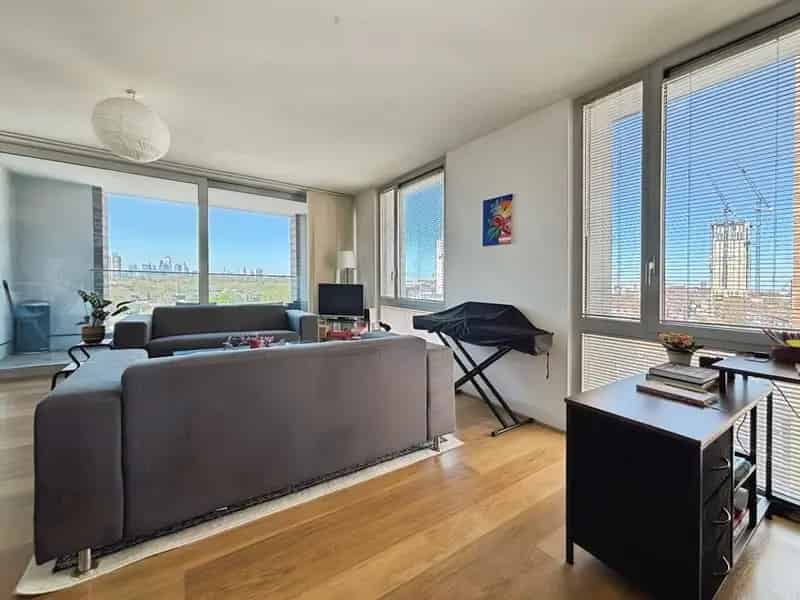 3 Bedroom Flat for Sale London E3
