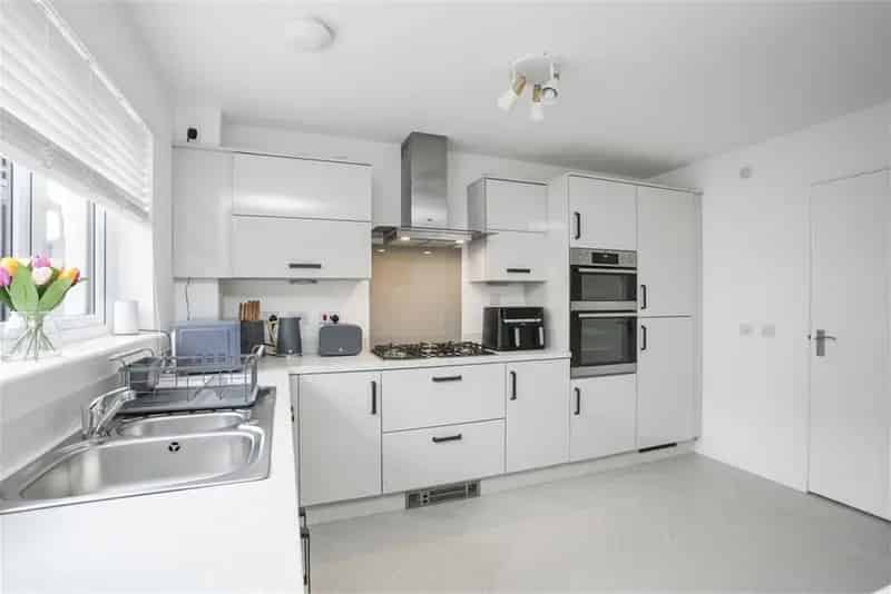 3 Bed Detached House Prestonpans Modern Kitchen Ensuite Garden