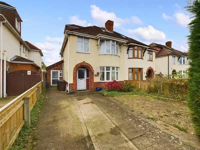 4 Bedroom Semi-Detached House with Annexe For Sale