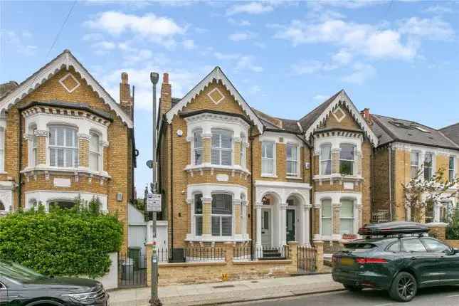 5 Bedroom Semi-Detached House for Sale in London SW11