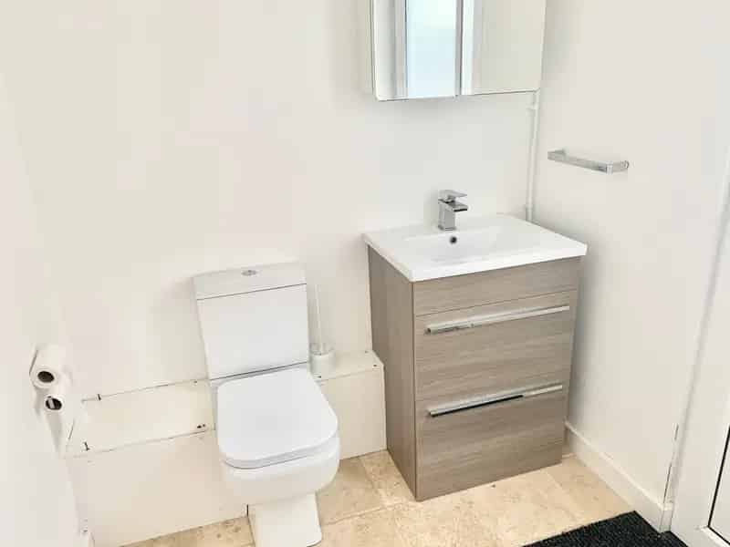 Two Bed Semi Detached House Near Beeston Town Centre
