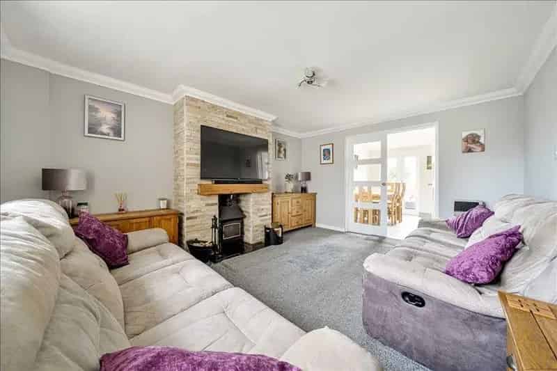4 Bed Semi-Detached House for Sale