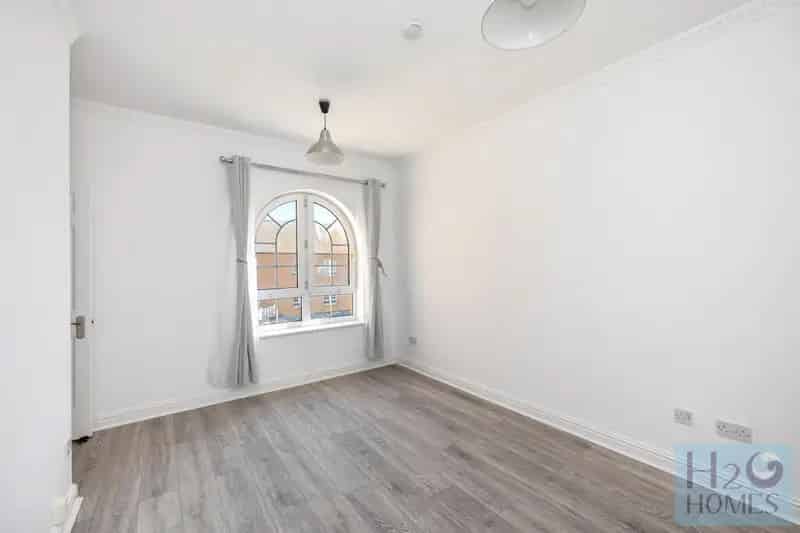 1 Bedroom Apartment Available Now
