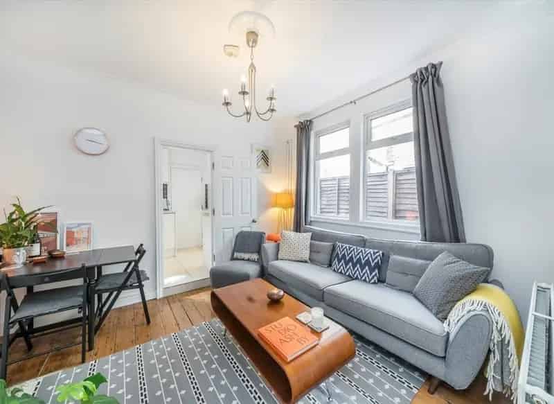 Two Double Bedroom Maisonette Ground Floor 650 Sqft Garden Chain Free