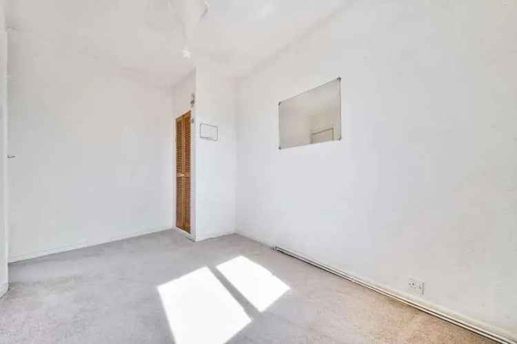 4 Bed House For Sale - Modernisation Needed - Auction