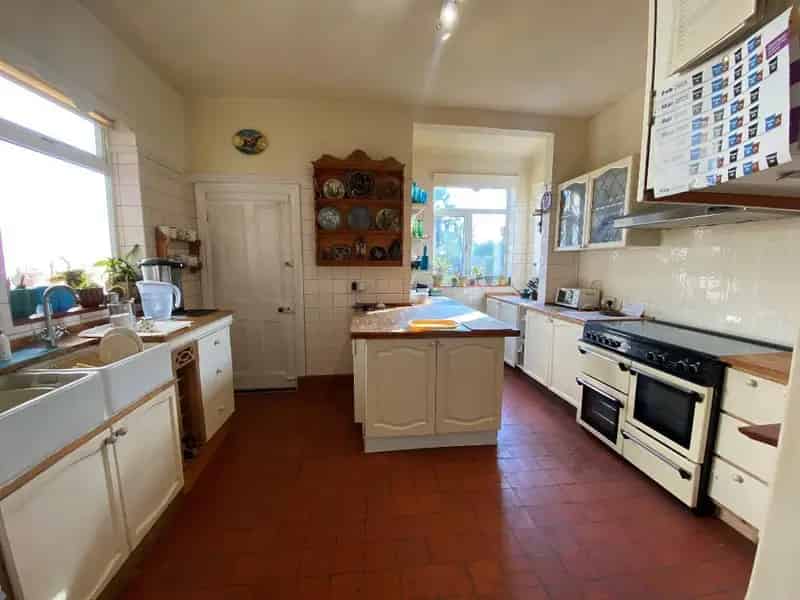 5 Bedroom Semi Detached House For Sale