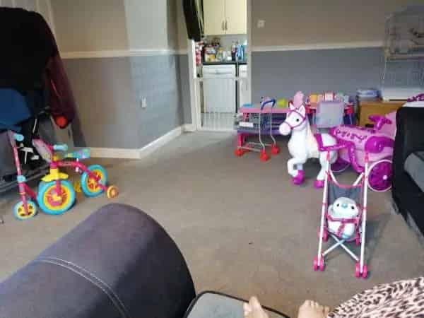 3 Bed House Quiet Area Own Driveway 2 Double Bedrooms Garden Sheds