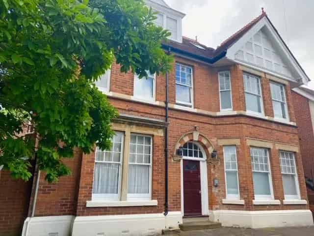 Canterbury City Centre Studio Apartment - Available September 2025