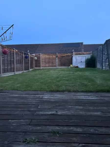 3 Bed 1 Bath House Large Garden Driveway