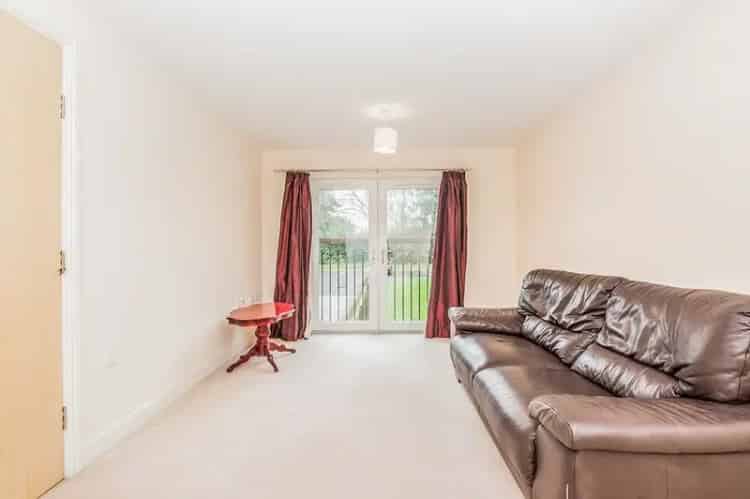 1 Bedroom Flat to Rent Manchester M14 - Secure Parking Available