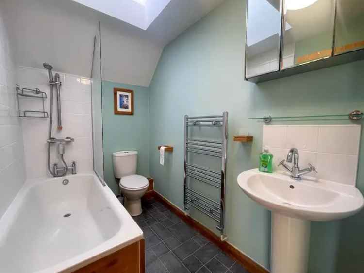 1 Bedroom Flat in Southville Available May 21st