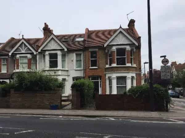 Large 2-Bedroom Flat in East Sheen