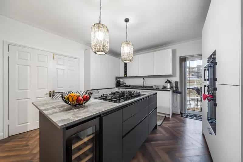 3 Bedroom Flat House to Rent