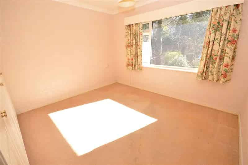 Two Bedroom Apartment Requiring Updating Chain Free Garage Communal Garden