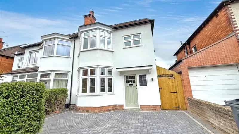 4 Bedroom Semi Detached House for Sale