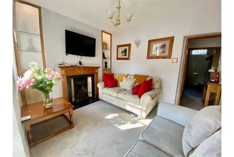 4 Bed Townhouse Shrewsbury Grade II Listed