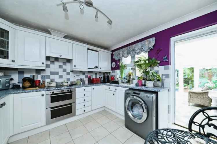 Detached Bungalow in Norfolk Village Two Double Bedrooms Conservatory Garage