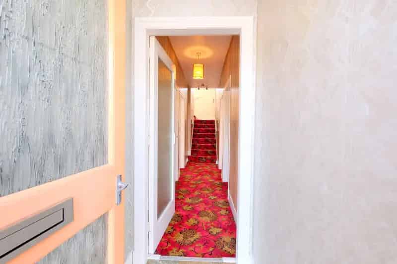 West End Semi-Detached House - 2/3 Beds, Garden, Driveway
