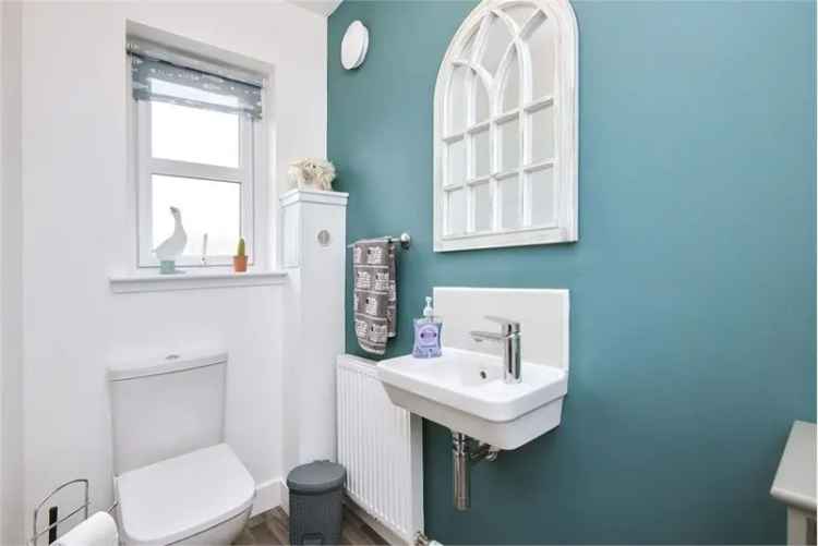 2 Bed House - End Terraced with 1 Reception Room