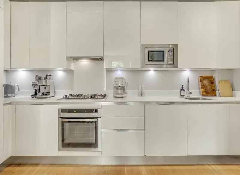 Spacious 4 Double Bedroom Apartment Near Oval and Stockwell Tubes