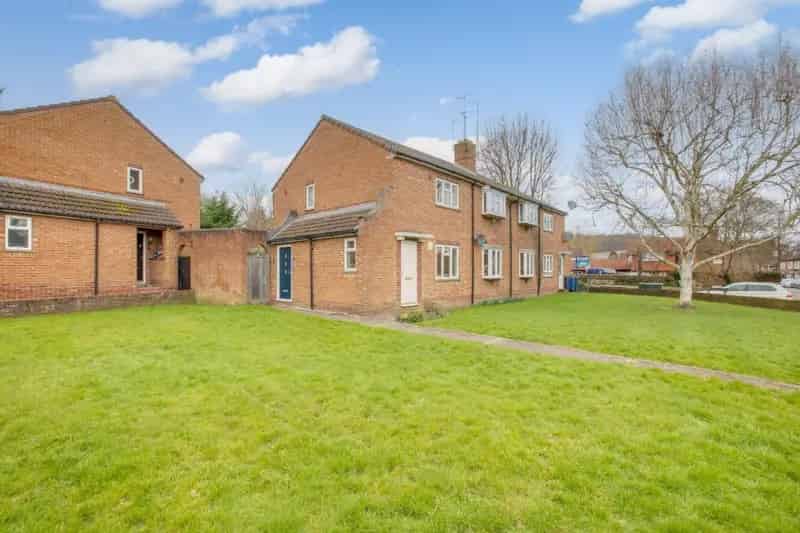 2 bedroom Flat
 For Sale
