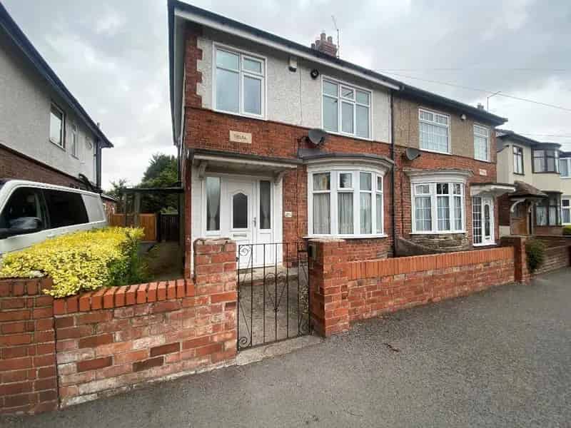 3 Bedroom Semi-Detached House For Sale in Hull