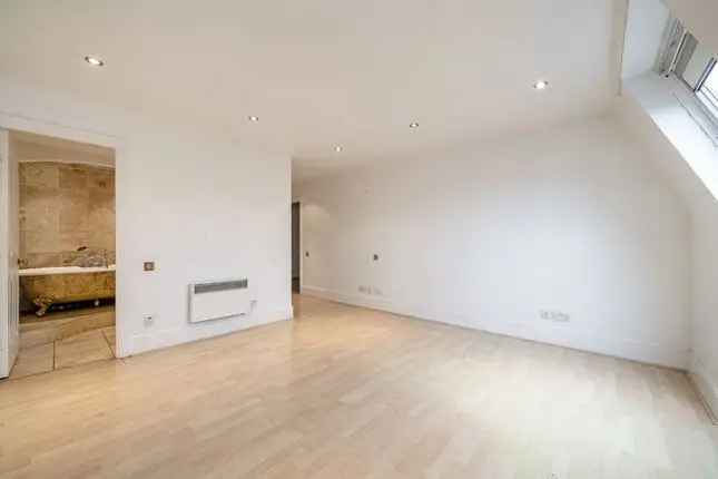 3 Bedroom Flat for Sale in London W2