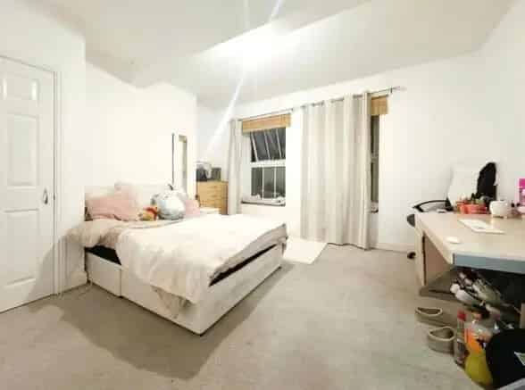Five Bedroom House Near Solent and Southampton Universities