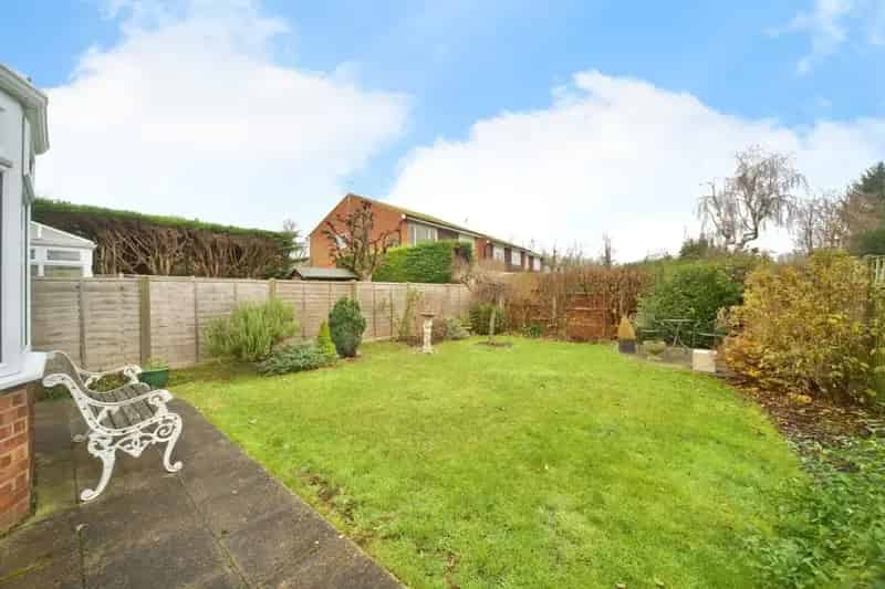 Spacious 3-Bedroom Detached House Chain Free Broxbourne