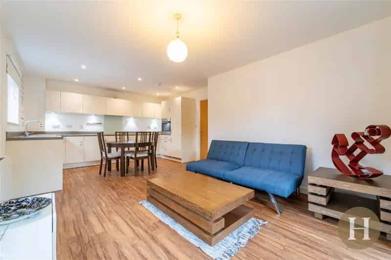 2 Bedroom Apartment Near Birmingham City Centre