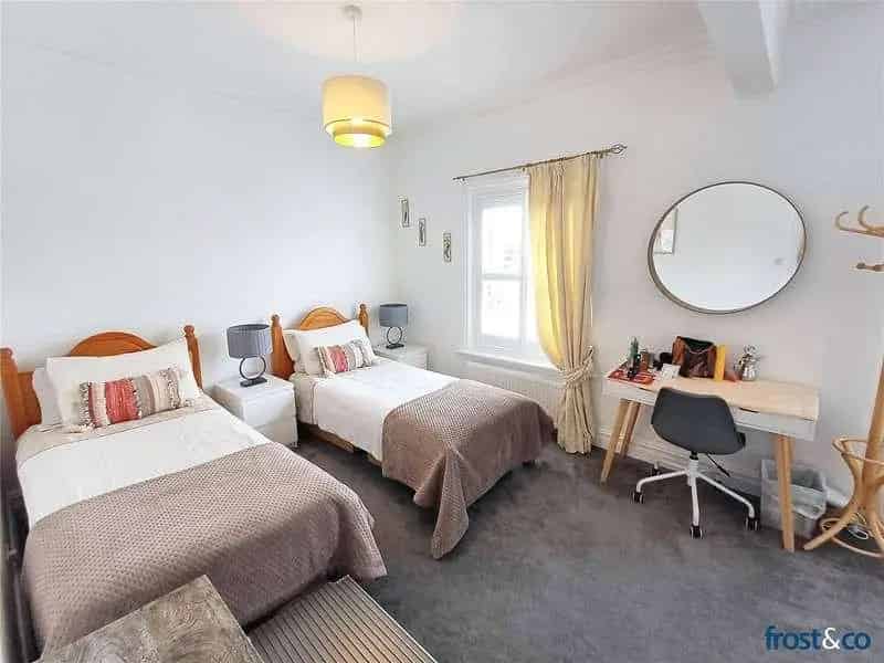 4 Bed House For Sale Near Alexandra Park