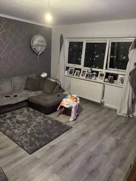 2 Bedroom Upper Top Flat