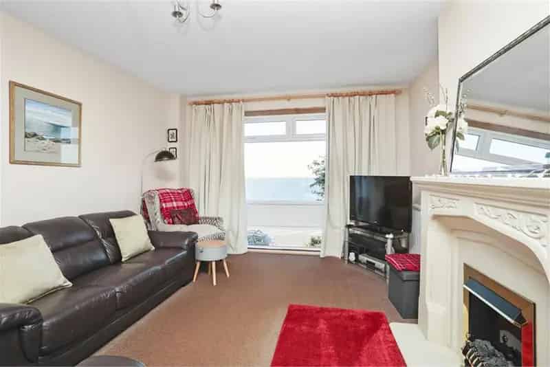 3 Bed End Terraced House Sea Views Garden Garage Parking