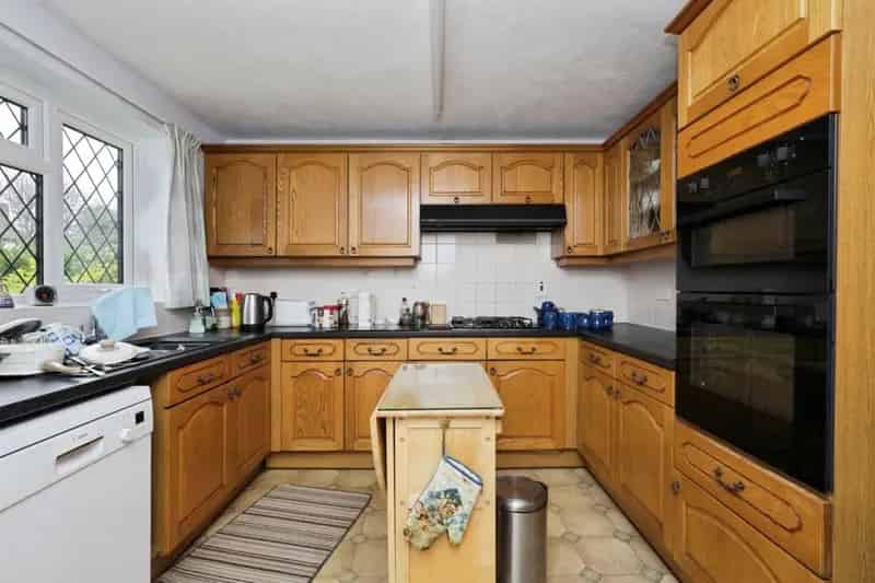 5 Bedroom Detached House Summerdown Large Garden Double Garage