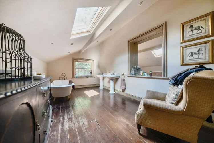 7 Bed House For Sale with 5 Acres and Outbuildings