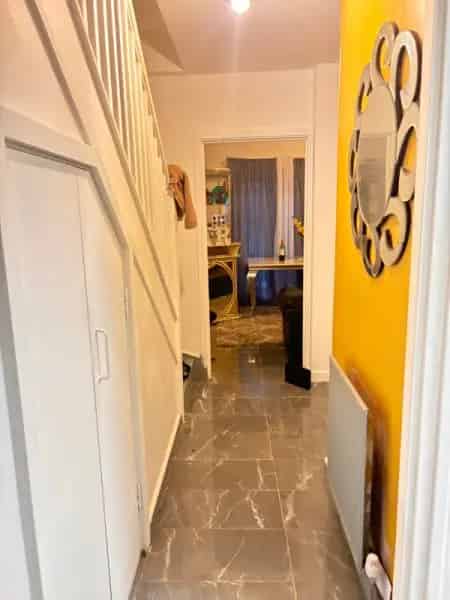 Fully Furnished House with New Kitchen and Garden