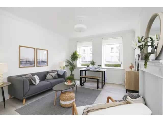 2 Bedroom Flat for Sale Near Ocean Terminal