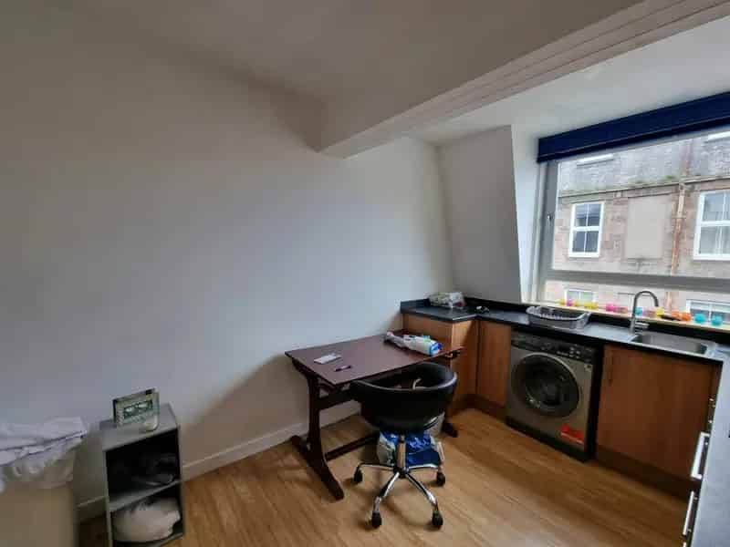 1-Bed Top Floor Flat  Aberdeen City Centre