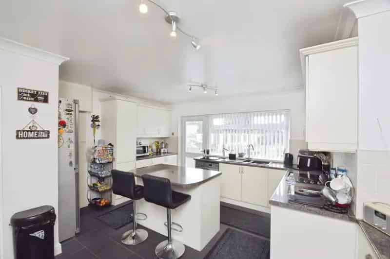 3 bedroom semi-detached house