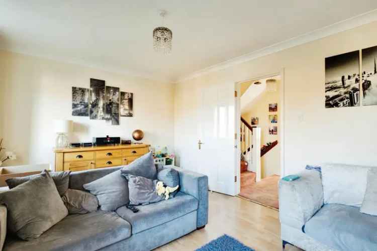 3 Bed House with 2 Ensuites and Garage