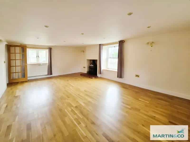 4 Bedroom Detached House For Sale in Tintinhull