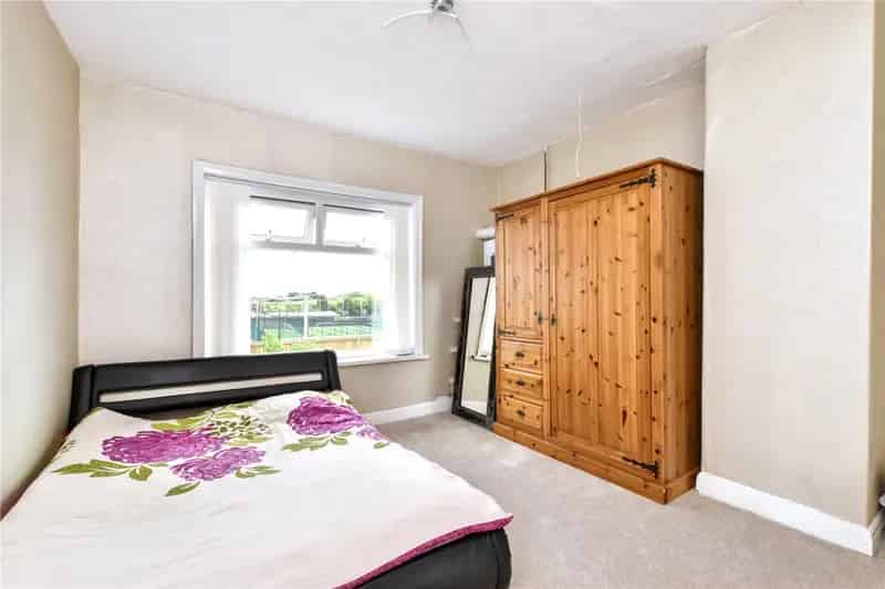 Stylish 3-Bedroom Semi-Detached Home in Thornbury