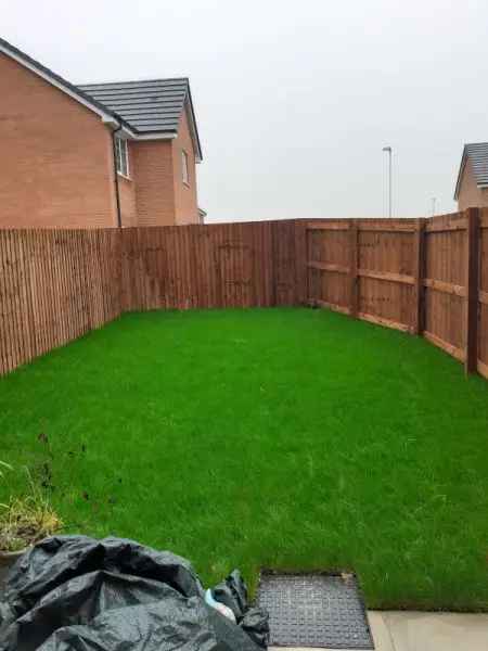 3 Bed Semi Detached House Driveway Ensuite Family Bathroom Garden